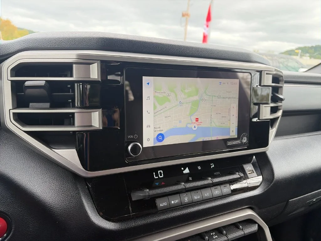 Used 2025  Toyota SR5 image 21