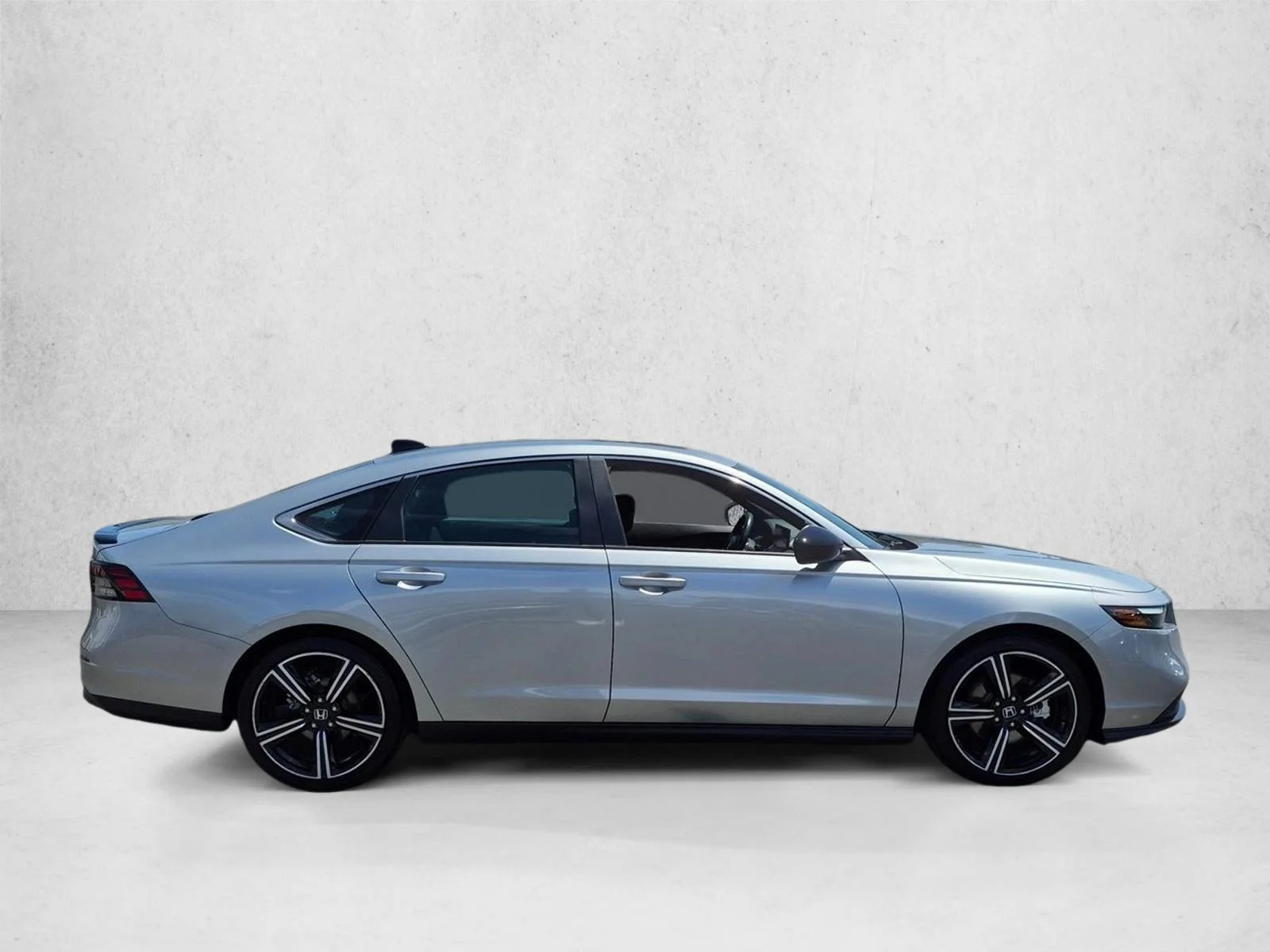 Used 2025 Solar Silver Metallic Honda Sport image 4