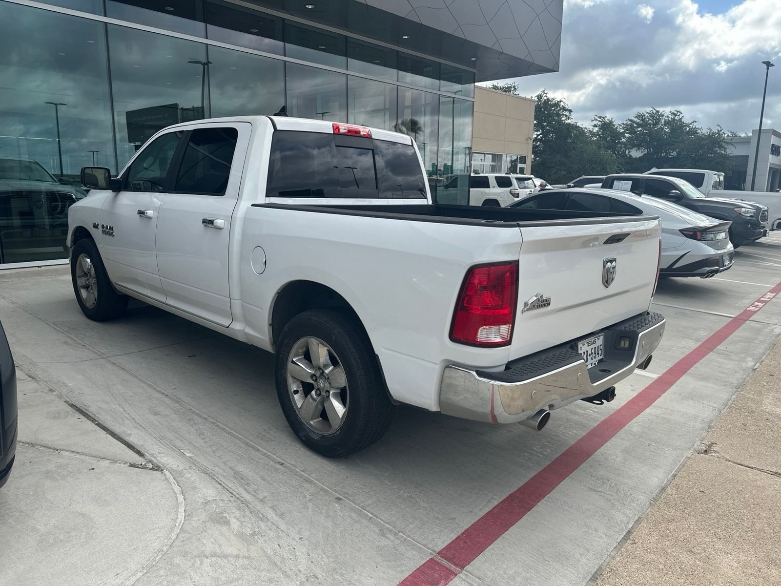 Used 2015 Bright White Clearcoat Ram Big Horn image 10