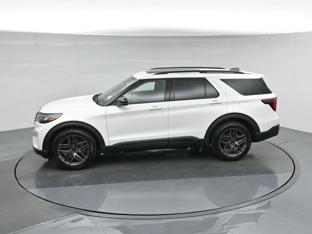 New 2026 Star White Metallic Tri-Coat Ford ST image 43