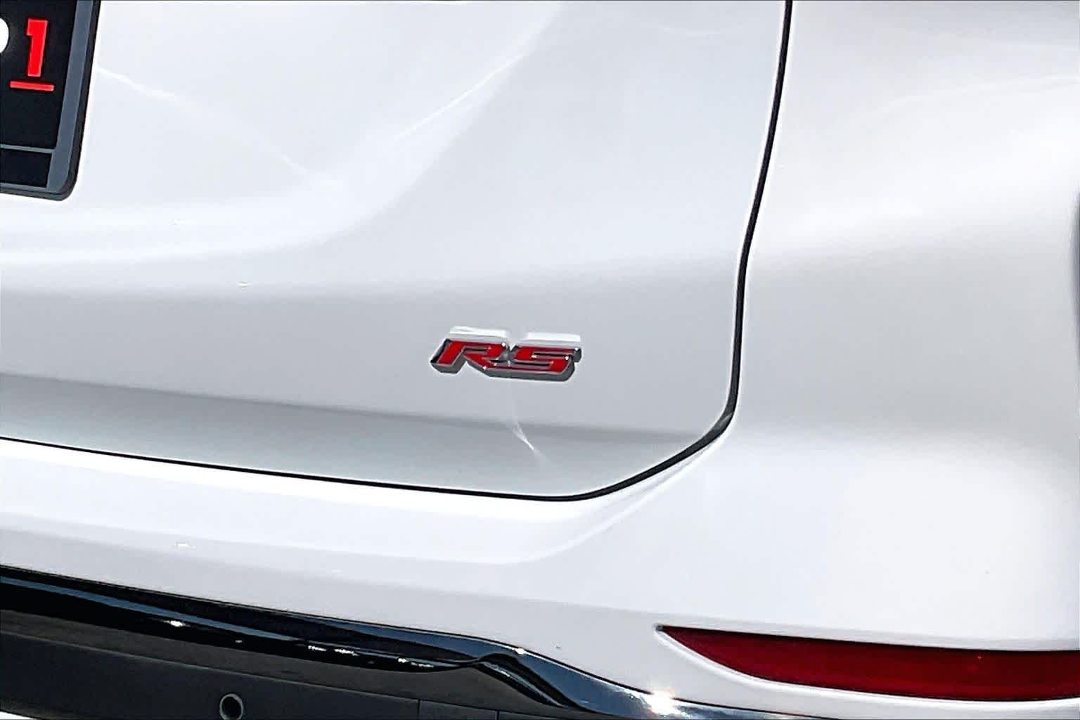 Used 2023 Summit White Chevrolet RS image 27