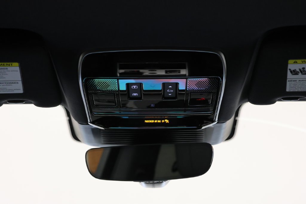 New 2027 Fuji White Land Rover SE image 14