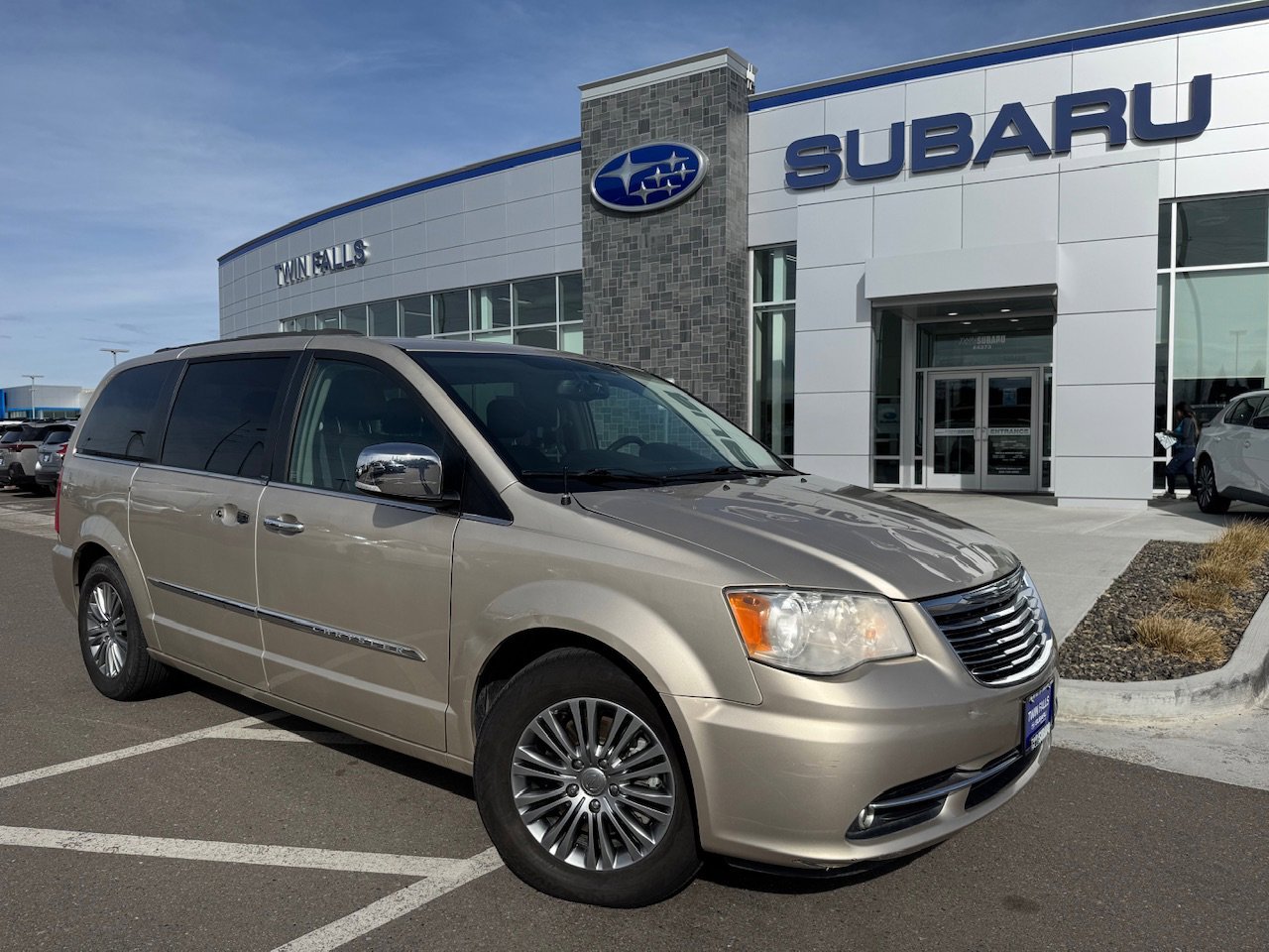 2014 Chrysler Town & Country Touring-L