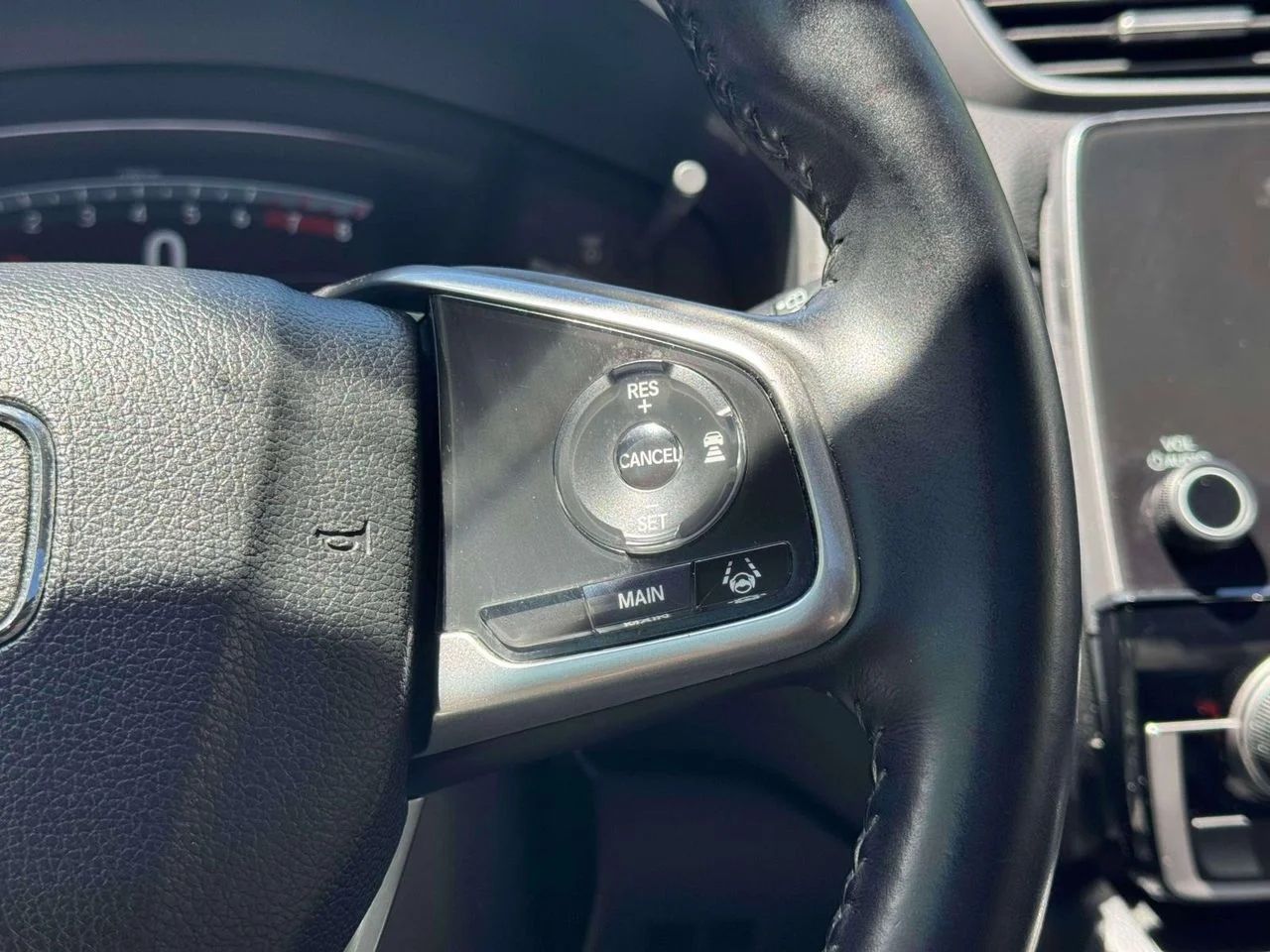 Used 2017 Modern Steel Metallic Honda EX-L image 29