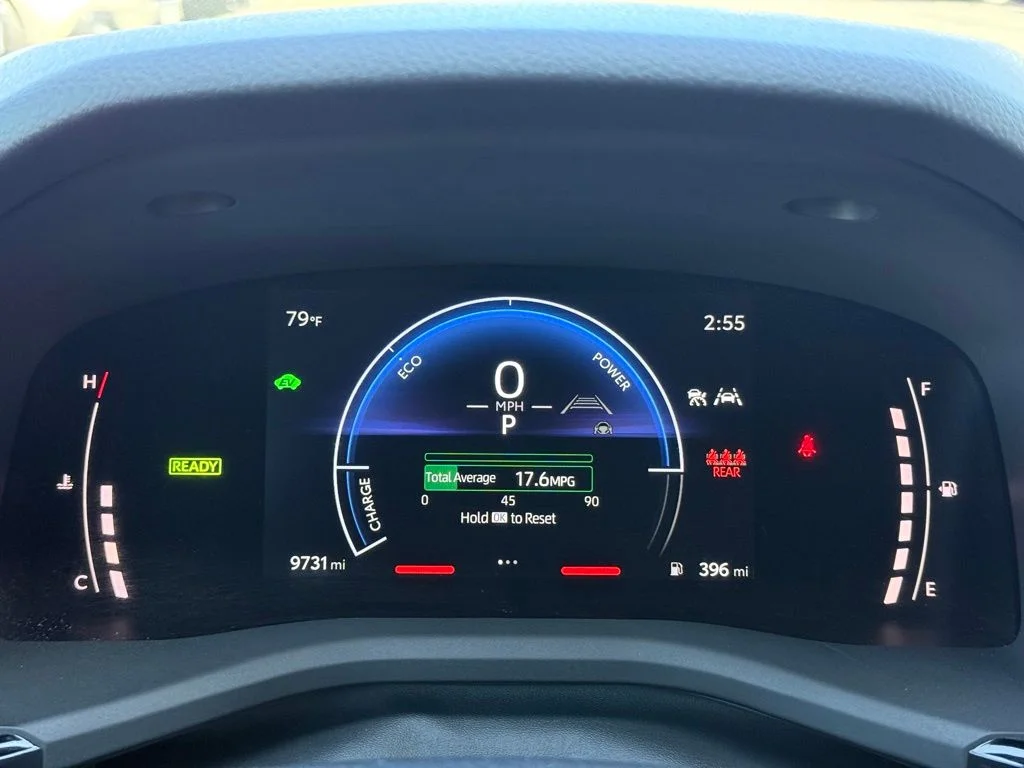 Certified Used 2025  Toyota SE image 29