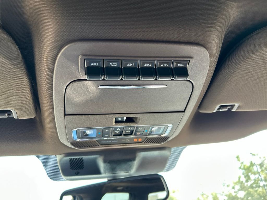 New 2026 Star White Metallic Tri-Coat Ford King Ranch image 36