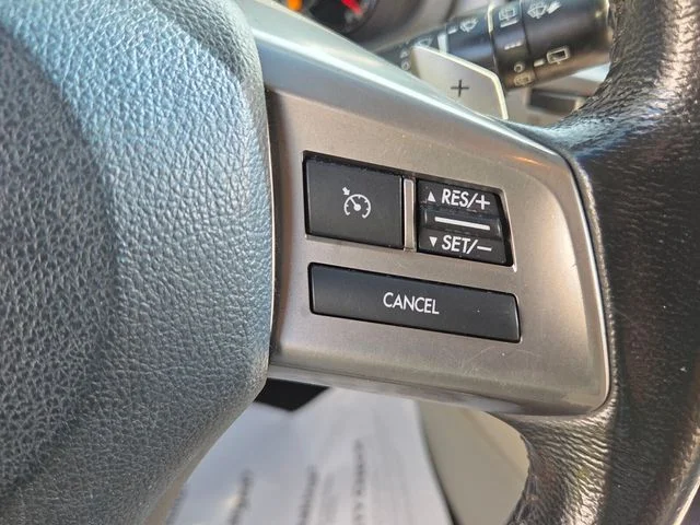 Used 2013 White Subaru 2.5i image 22