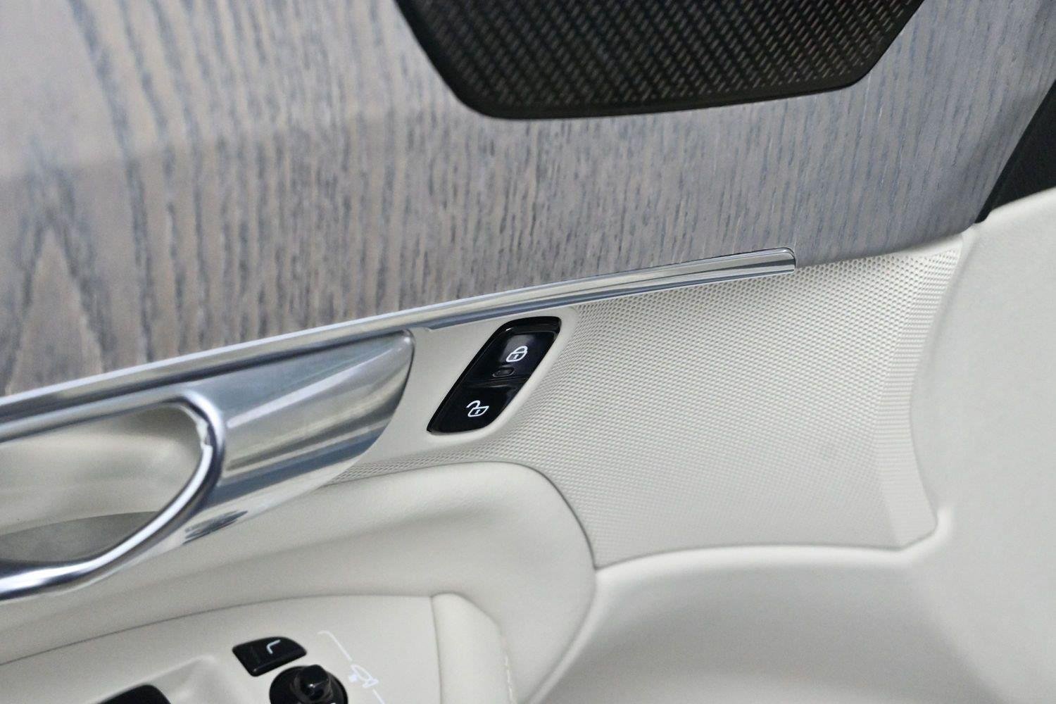 Used 2023 Denim Blue Metallic Volvo Plus image 12