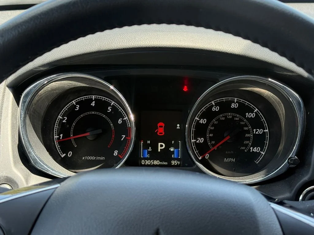 Used 2025  Mitsubishi 2.0 ES image 14