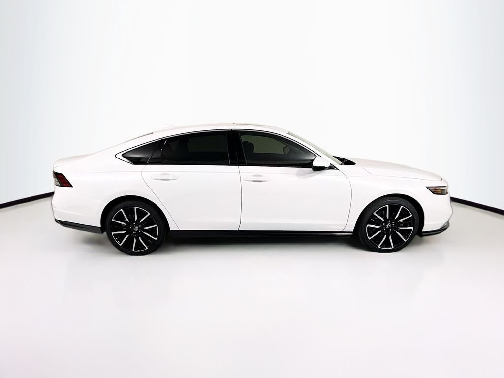 New 2026 Platinum White Pearl Honda Touring image 4
