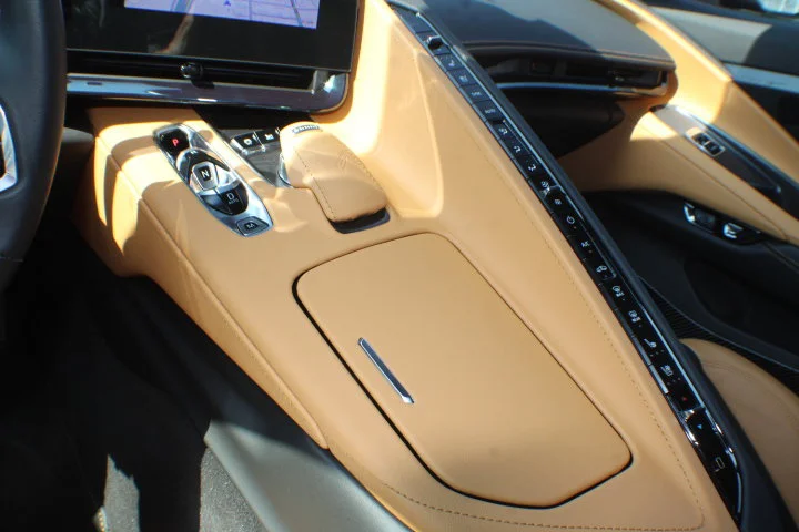 2025 Chevrolet Corvette 2LT - Photo 11