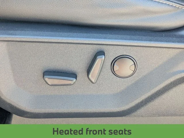 Used 2023  Ford Lariat image 15