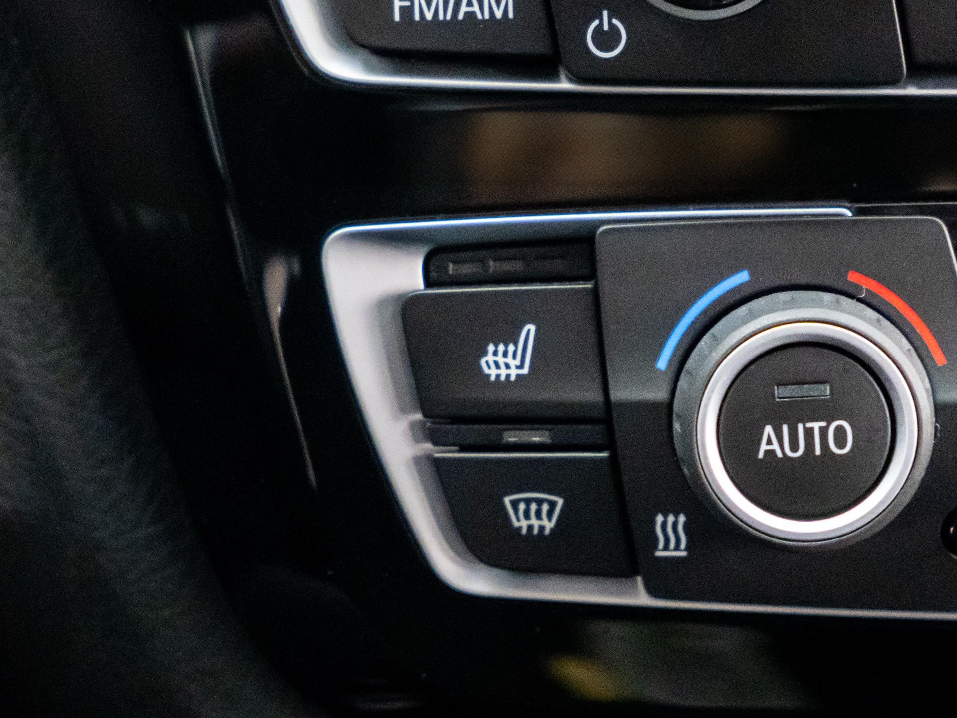 Used 2018 White BMW Base image 23
