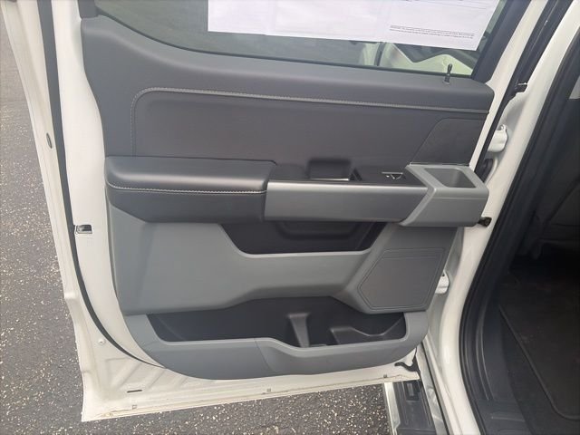 Used 2024 White Ford XLT image 12
