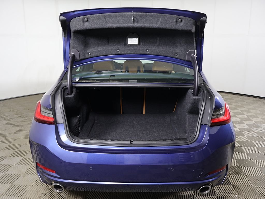 2023 BMW 3 Series 330i - Photo 18