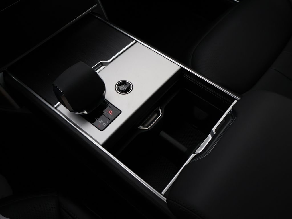 New 2026 Santorini Black Land Rover SE image 25