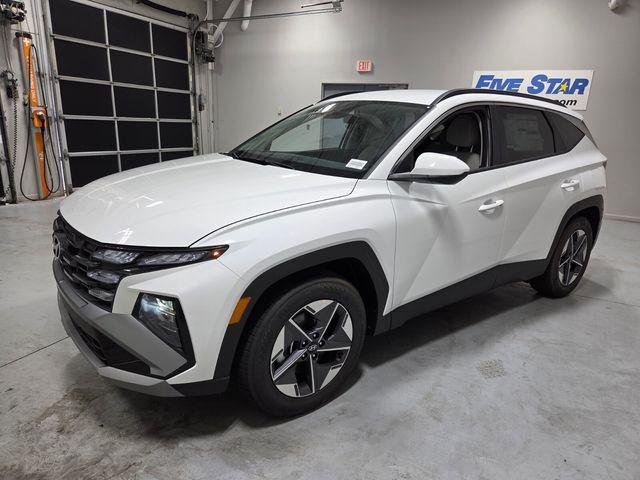 New 2026 White Hyundai SEL FWD image 3
