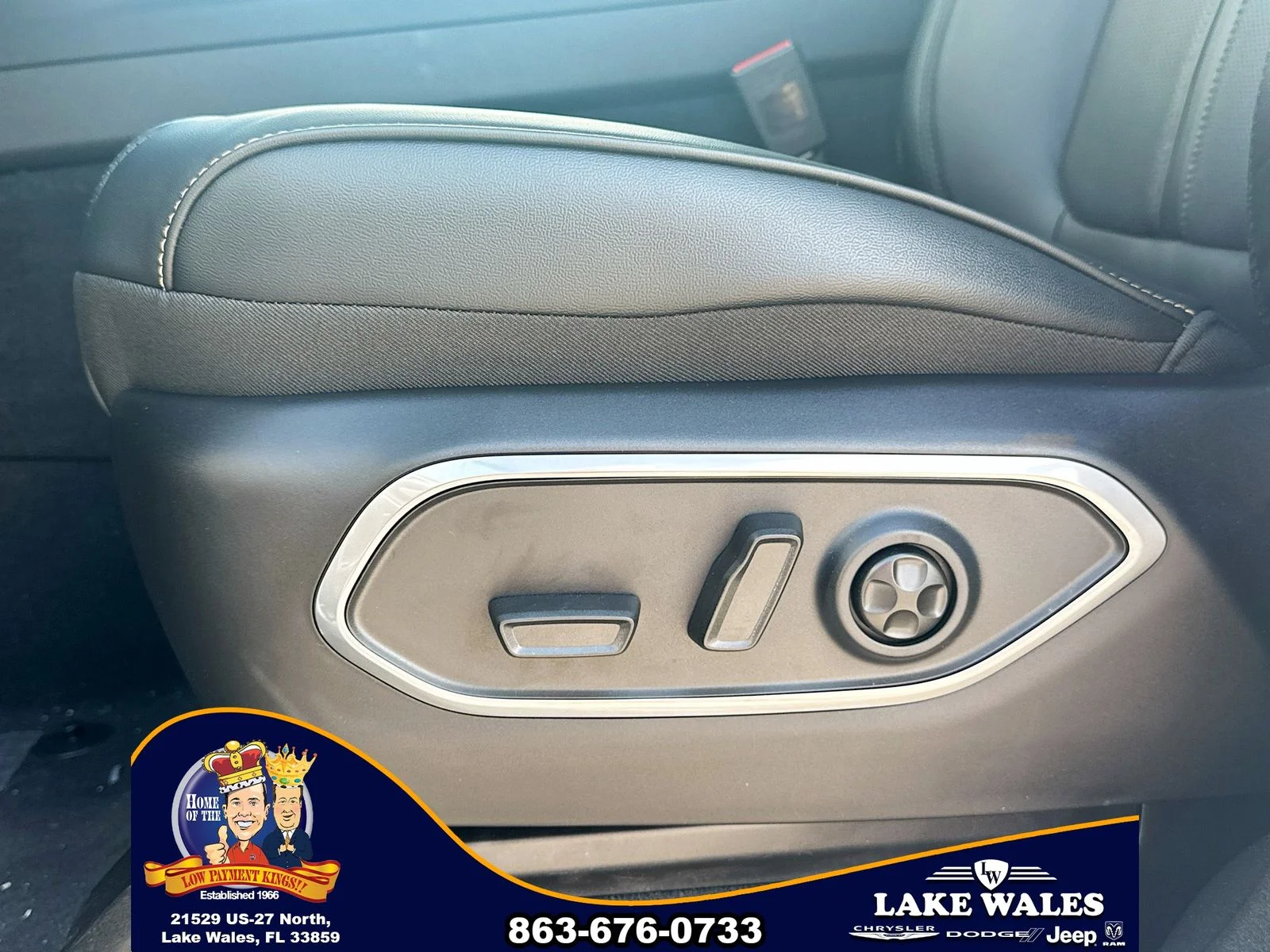 New 2026 Silver-Zynith Exterior Paint Jeep Grand Wagoneer image 19