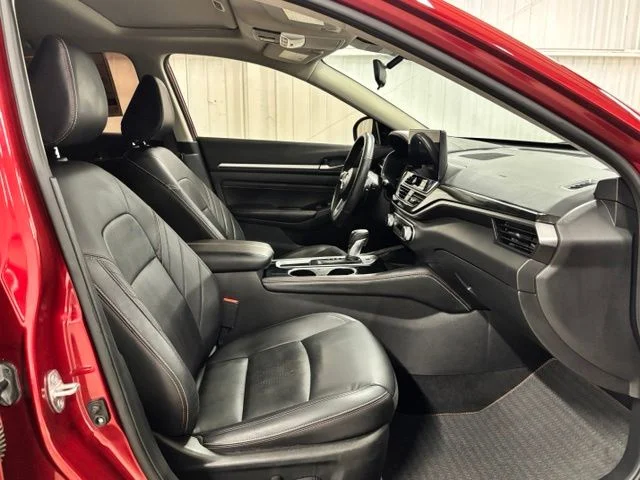 Used 2023 Red Nissan 2.5 SR image 22
