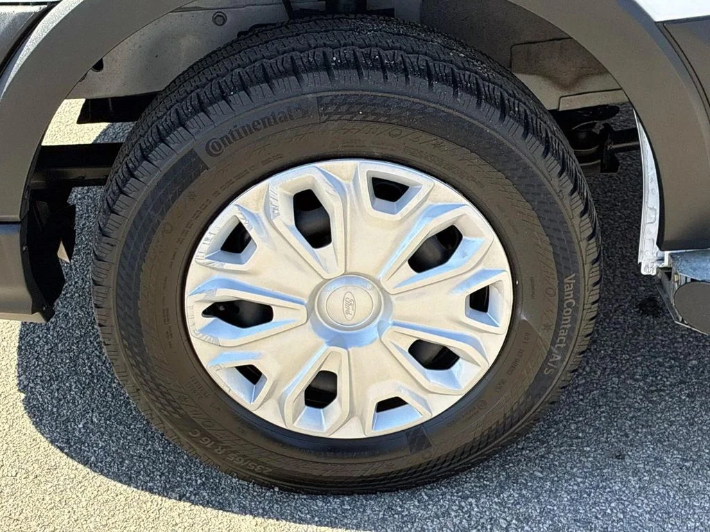 Used 2025 White Ford  image 17