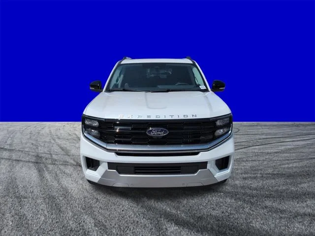 New 2026 Star White Metallic Tri-Coat Ford Platinum® image 9