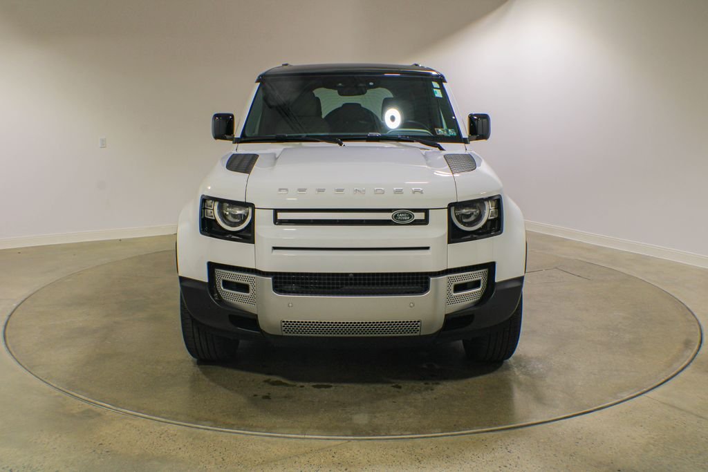 Used 2023 Fuji White Land Rover S image 9