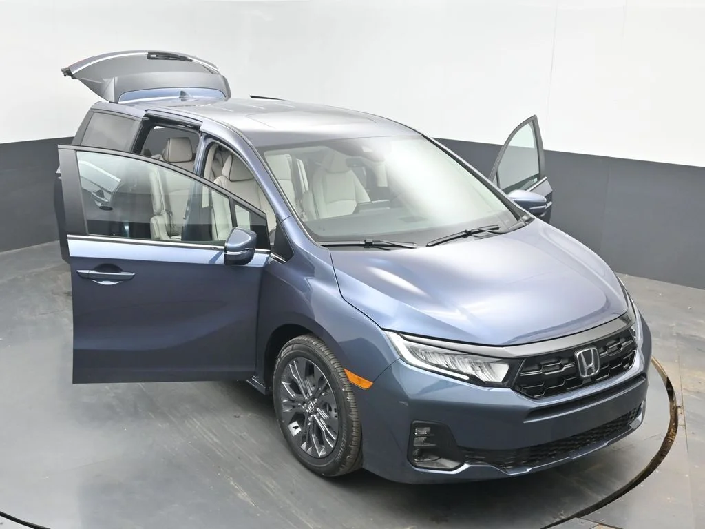 New 2026 Smoke Blue Pearl Honda Touring image 62