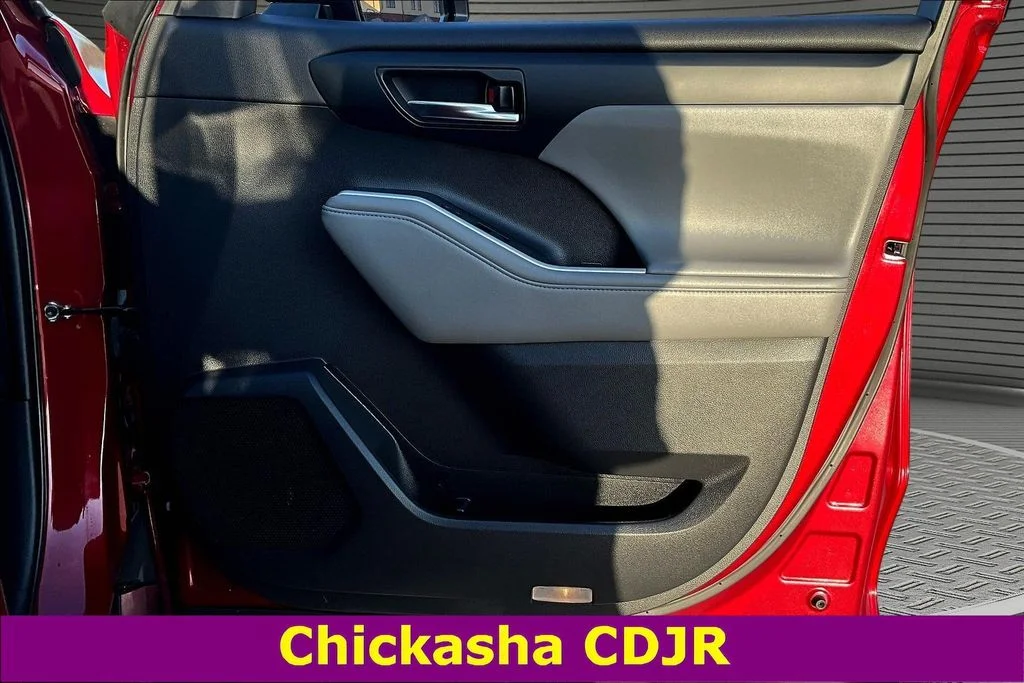 2022 Toyota Highlander XLE - Photo 27