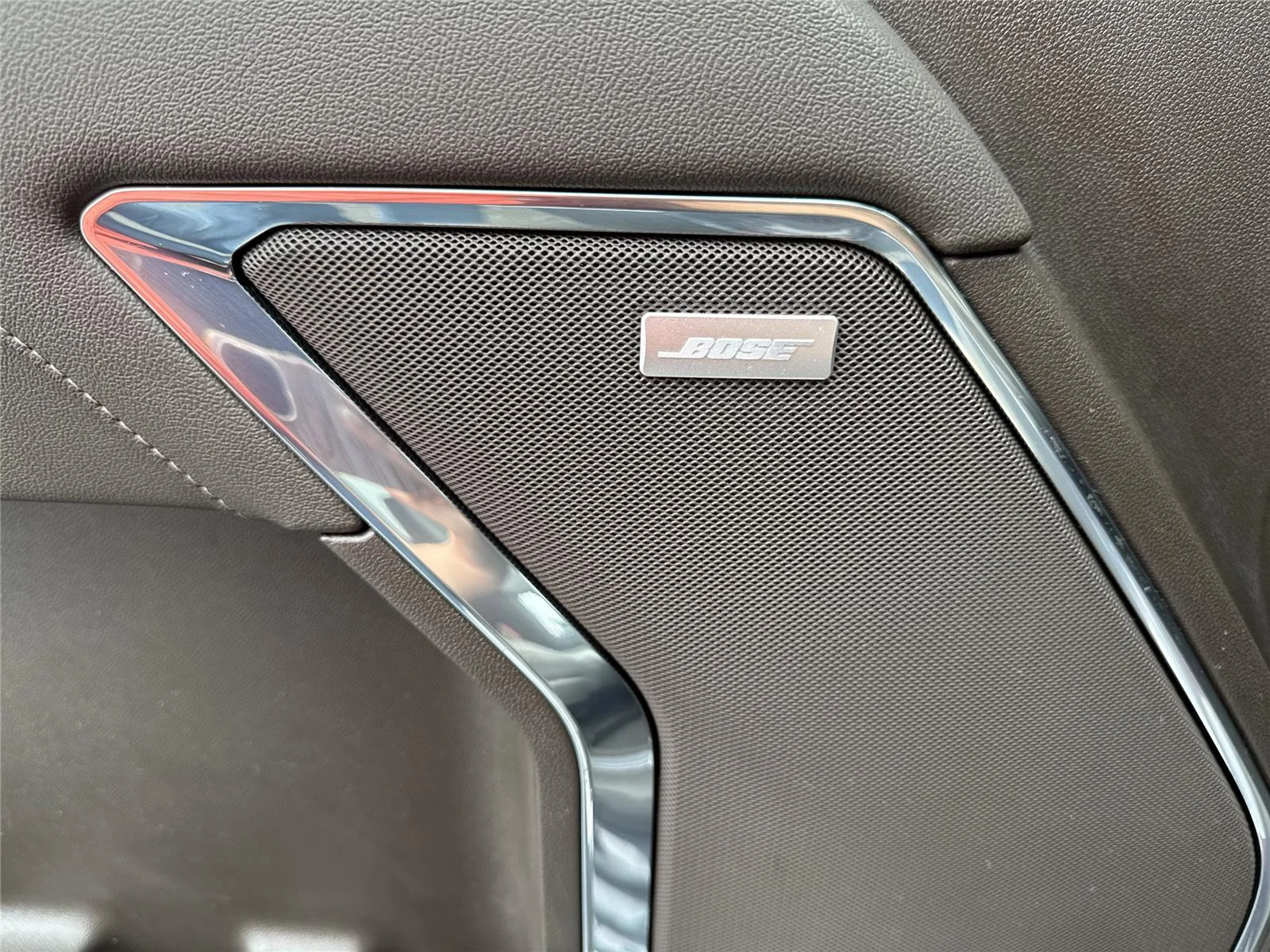 Used 2024 Titanium Rush Metallic GMC SLT image 19