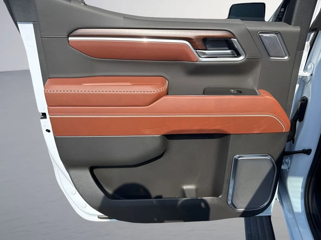 New 2026 Glacier White Tricoat GMC Denali Ultimate image 31