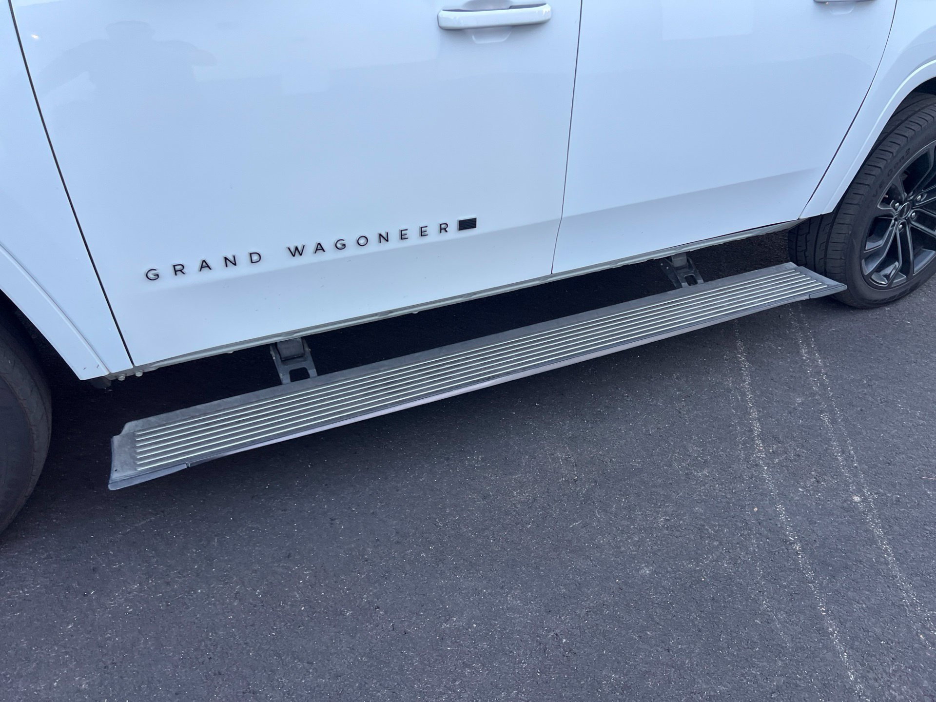 Used 2024 White Jeep Series II image 29