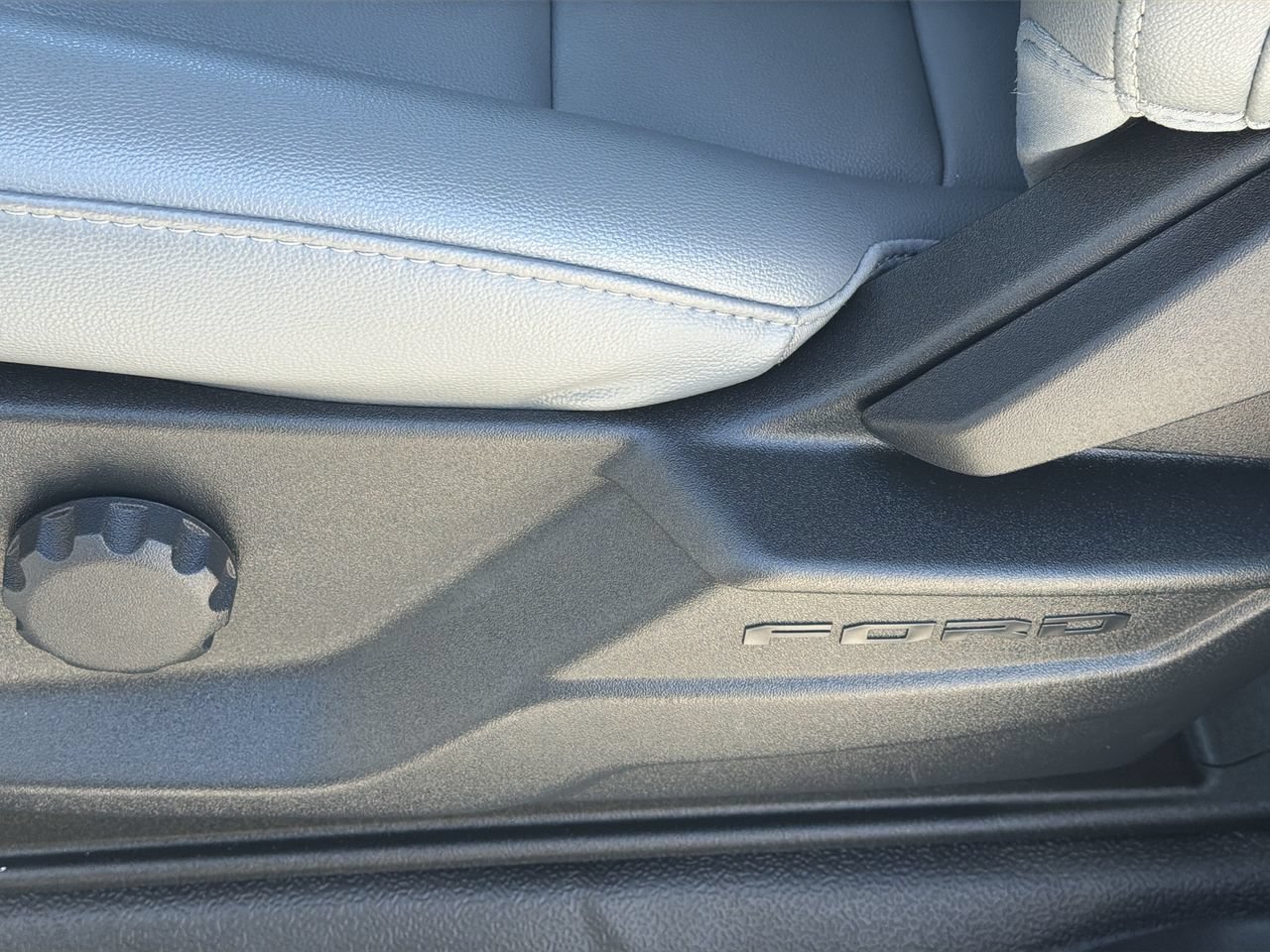 Used 2026 Oxford White Ford XL image 18