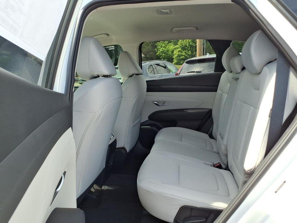 New 2026 White Hyundai SEL FWD image 9