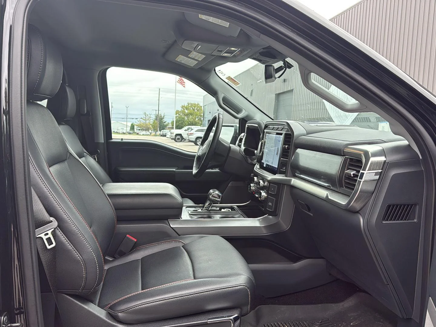 Used 2022 Agate Black Ford LARIAT image 12