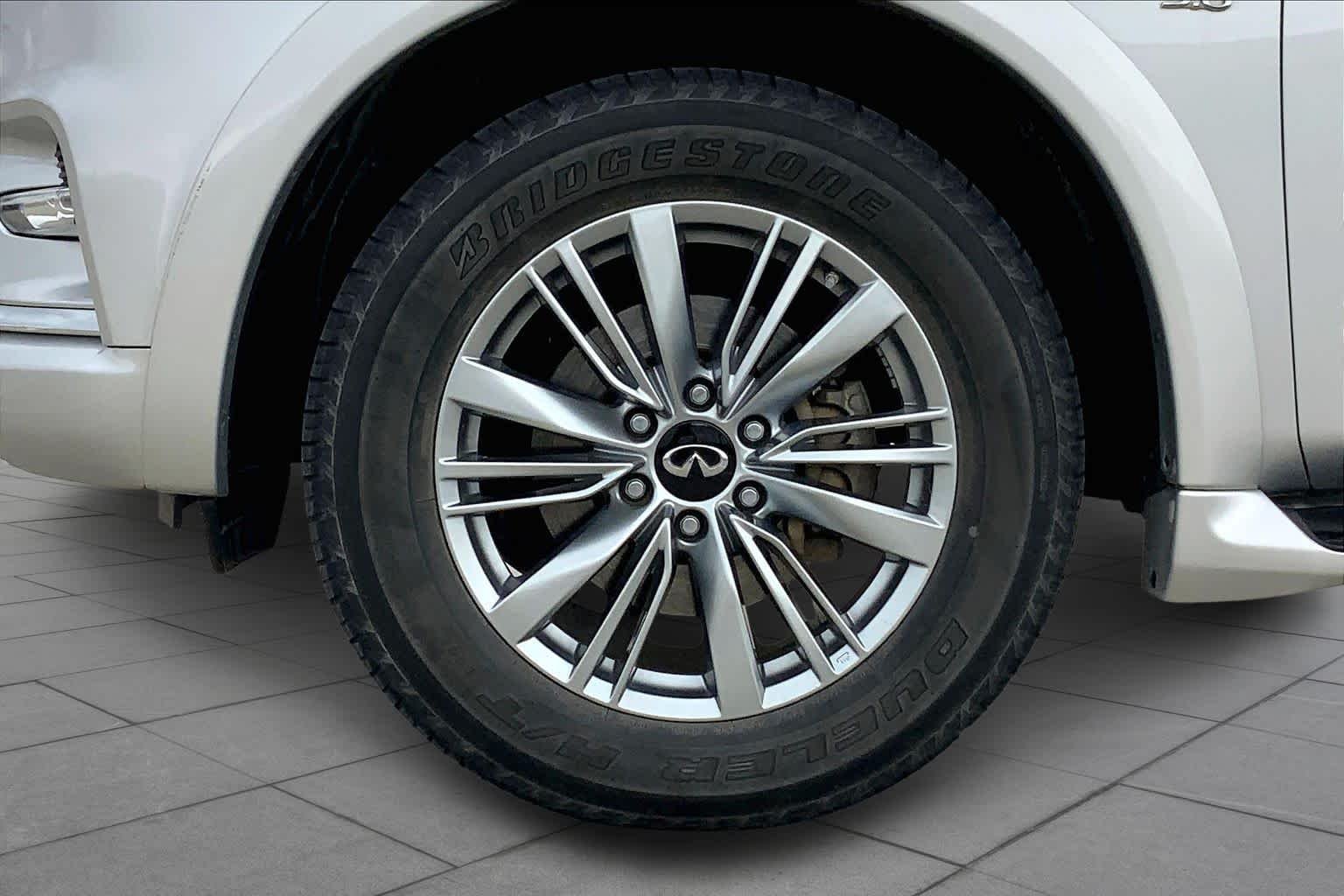 Used 2019 Liquid Platinum INFINITI LUXE image 11