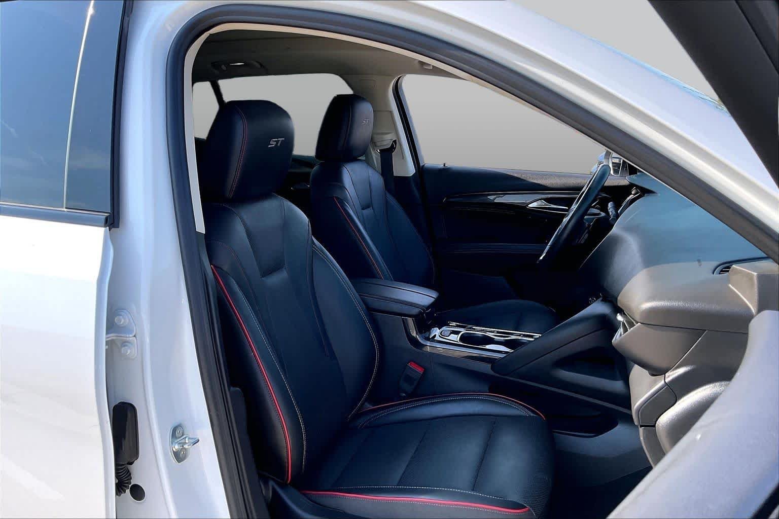 Used 2023 White Frost Tricoat Buick Essence image 17