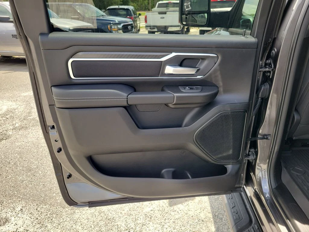 New 2026 Granite Crystal Metallic Clear-Coat Exterior Paint RAM Big Horn/Lone Star image 25