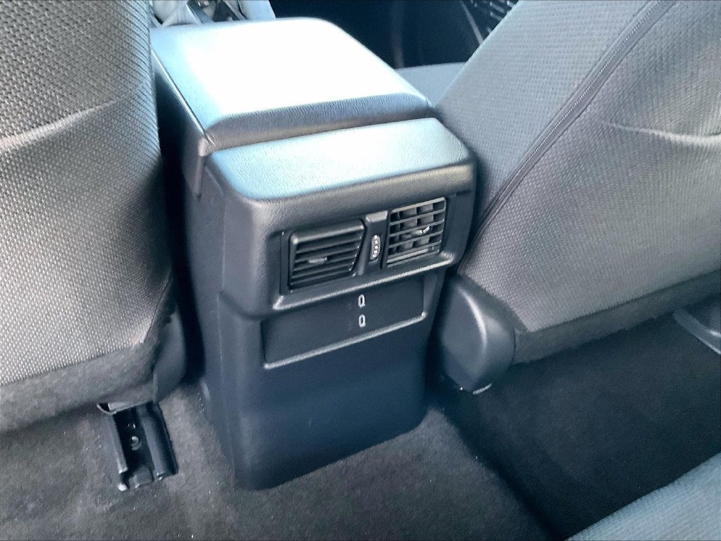 Used 2025  Toyota SR5 image 27