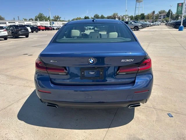 Used 2022 Blue BMW 530i xDrive image 6