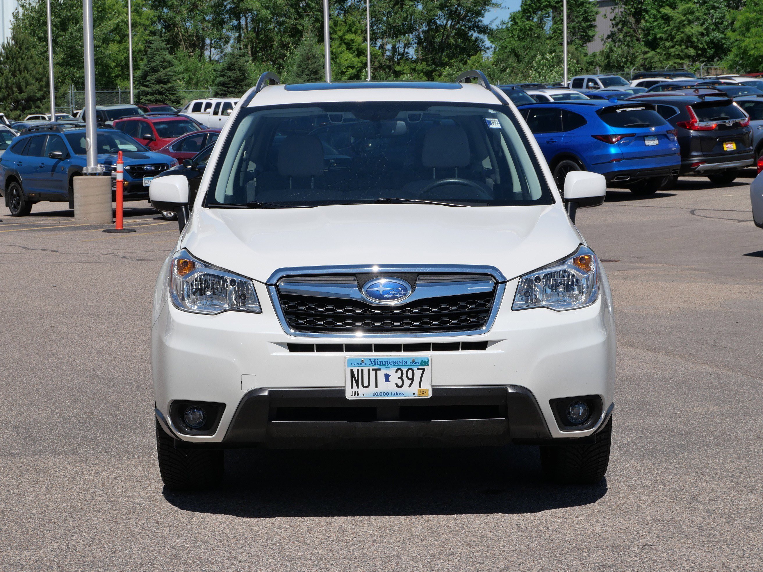 Used 2016 Crystal White Pearl Subaru 2.5i Premium image 2