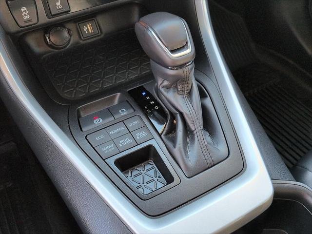 Certified Used 2023 MAGNETIC GRAY MET. Toyota  image 19