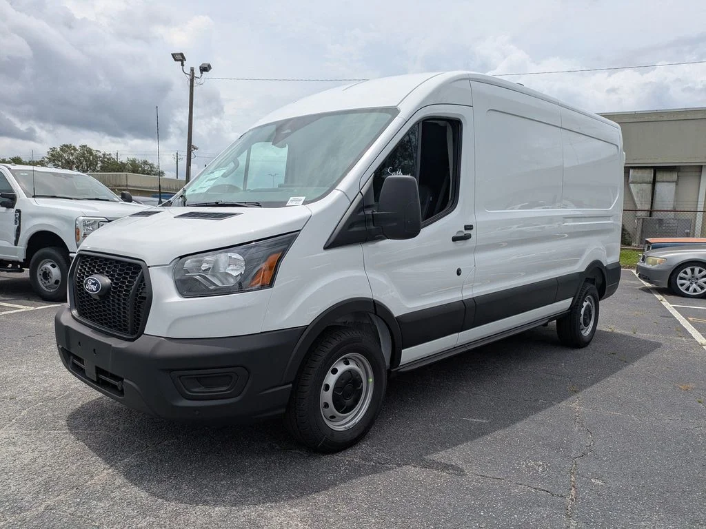 New 2026 Oxford White Ford Base image 8