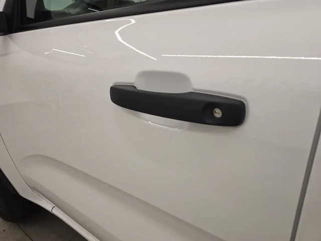 New 2026 Oxford White Ford XL image 22