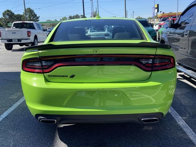 Used 2023 Sublime Clearcoat Metallic Dodge SXT image 6