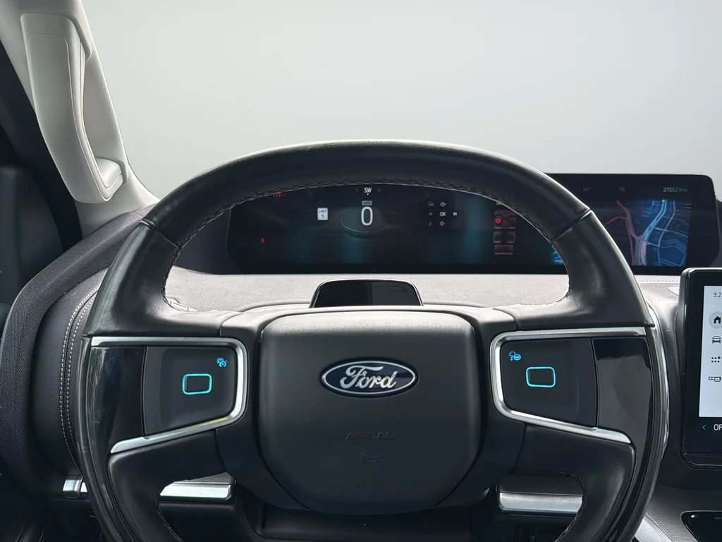 Used 2025 Black Ford Platinum image 21