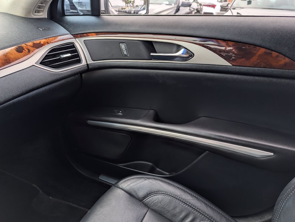 2016 Lincoln MKZ Hybrid - Photo 24