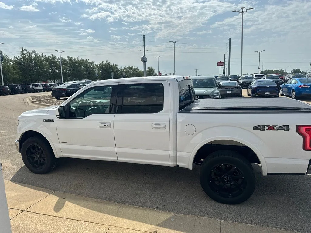 Used 2017 White Ford Lariat image 4