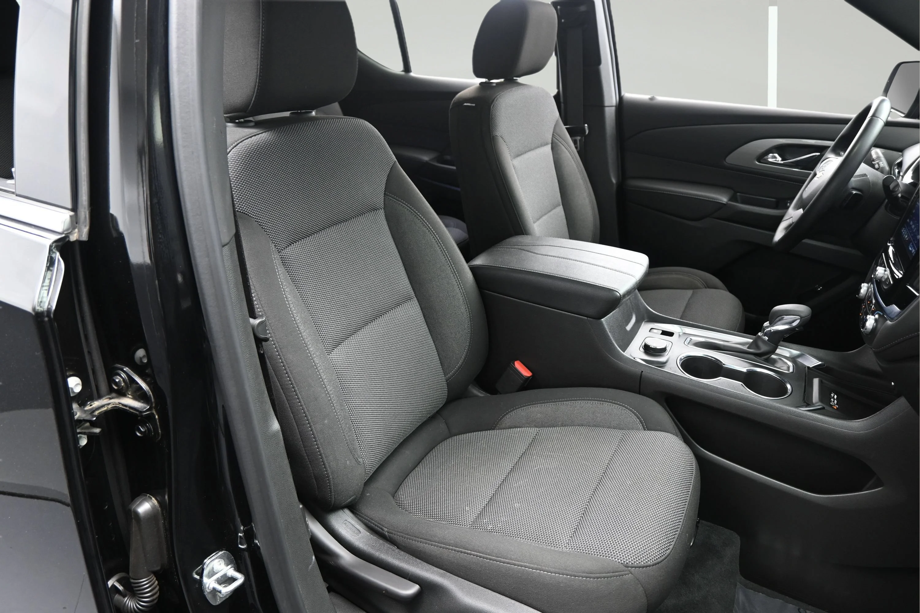 Used 2023 Mosaic Black Metallic Chevrolet LT Cloth image 15