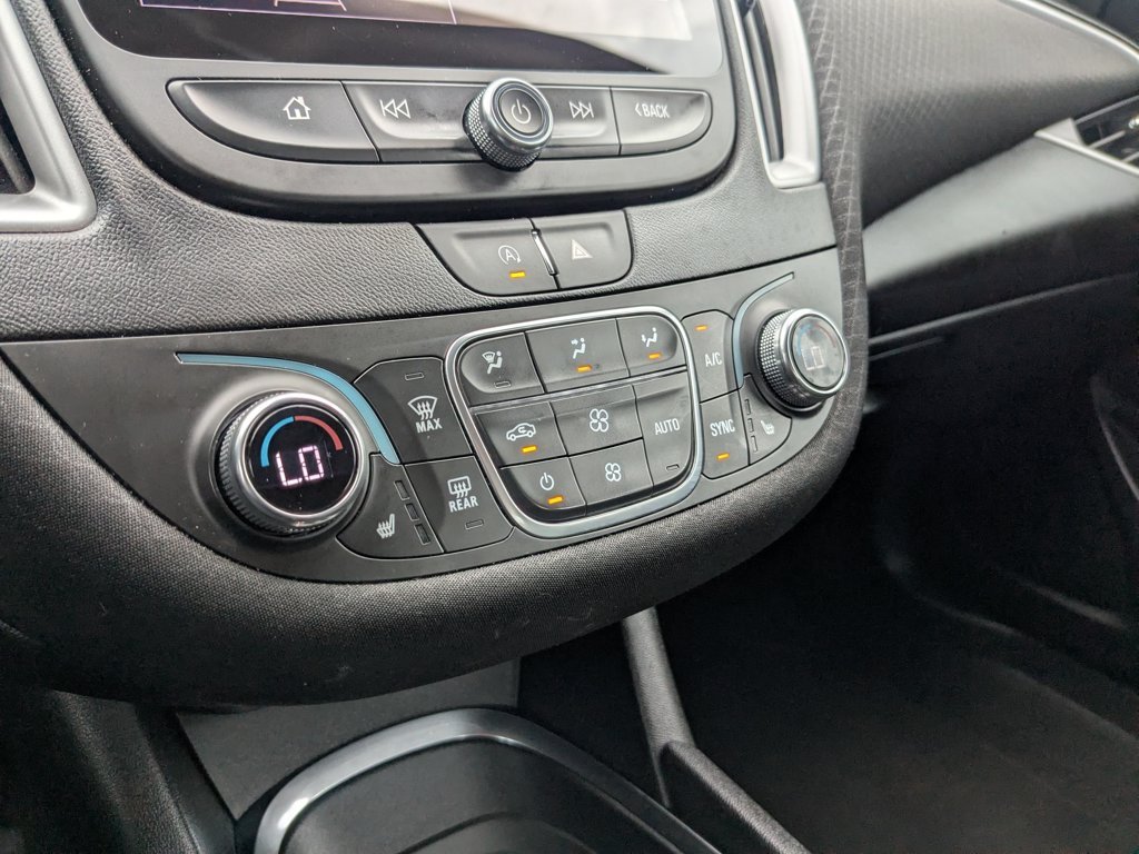 Used 2024 Lakeshore Blue Metallic Chevrolet LT image 17