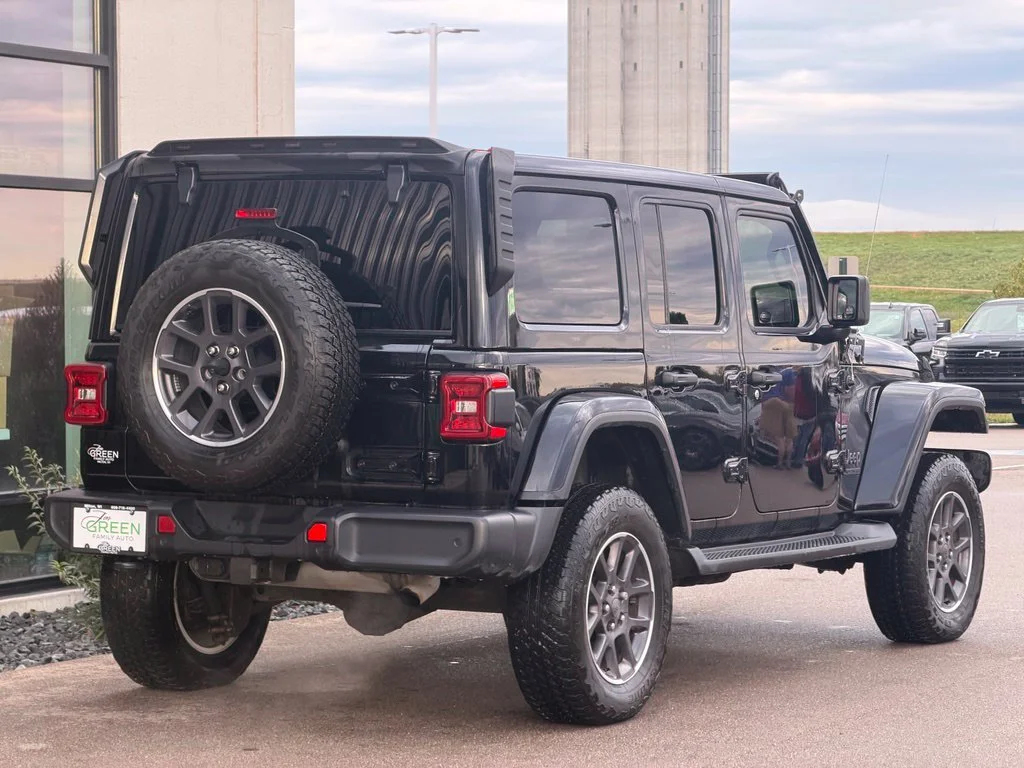 Used 2021 Black Jeep Unlimited Sahara image 5